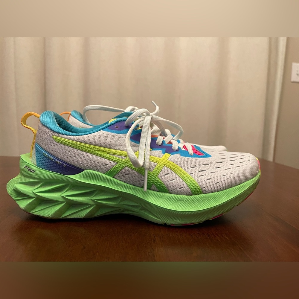 ASICS Novablast 2 - Picture 2 of 10